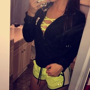Jacket/sports bra/shorts